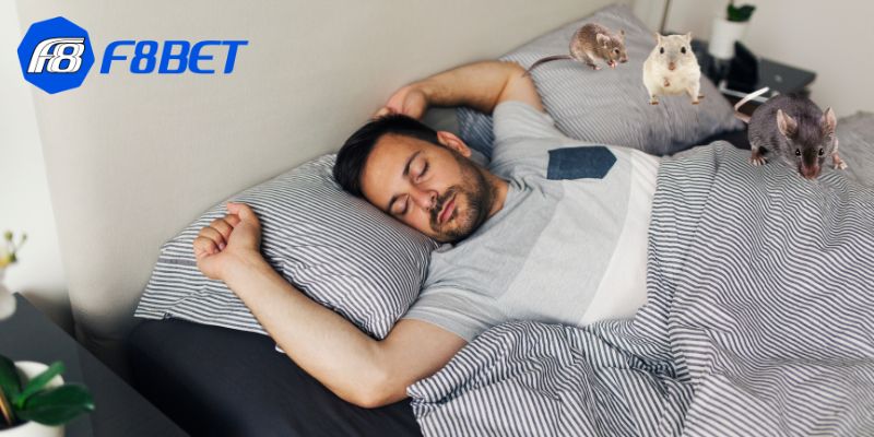 Nằm mơ thấy chuột có thể liên quan đến cảm giác bất an hoặc thiếu kiểm soát trong một tình huống cụ thể